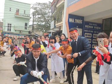 Hình ảnh chi tiết tin tức Trung tâm Y tế thành phố tổ chức thành công giải thể thao chào mừng 70 năm ngày Thầy thuốc Việt Nam (27/02/1955 - 27/02/2025) Hình ảnh tin tức Trung tâm Y tế thành phố tổ chức thành công giải thể thao chào mừng 70 năm ngày Thầy thuốc Việt Nam (27/02/1955 - 27/02/2025)
