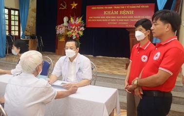 Hình ảnh chi tiết tin tức Khám bệnh, tư vấn sức khỏe và cấp phát thuốc miễn phí tại phường Yên Ninh Hình ảnh tin tức Khám bệnh, tư vấn sức khỏe và cấp phát thuốc miễn phí tại phường Yên Ninh