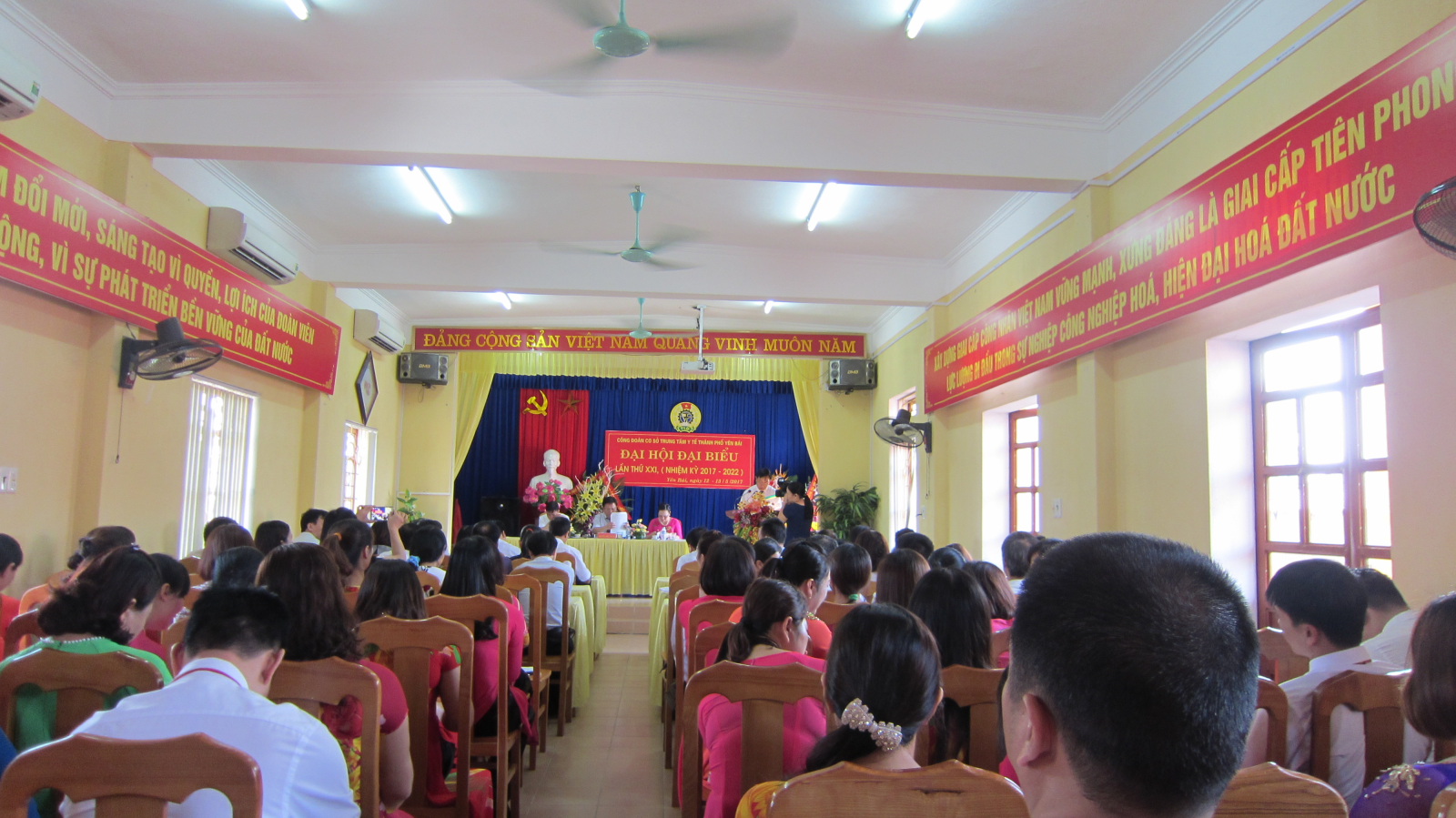 CÔNG ĐOÀN CƠ SỞ TRUNG TÂM Y TẾ THÀNH PHỐ YÊN BÁI TỔ CHỨC THÀNH CÔNG ĐẠI HỘI KHÓA XXI NHIỆM KỲ 2017-2022