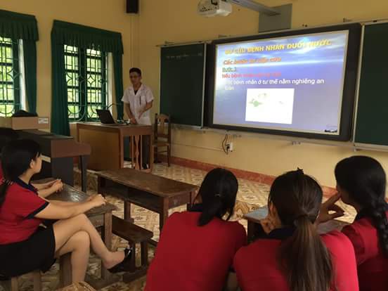 Chi đoàn thanh niên trung tâm Y tế thành phố Yên Bái tham gia 