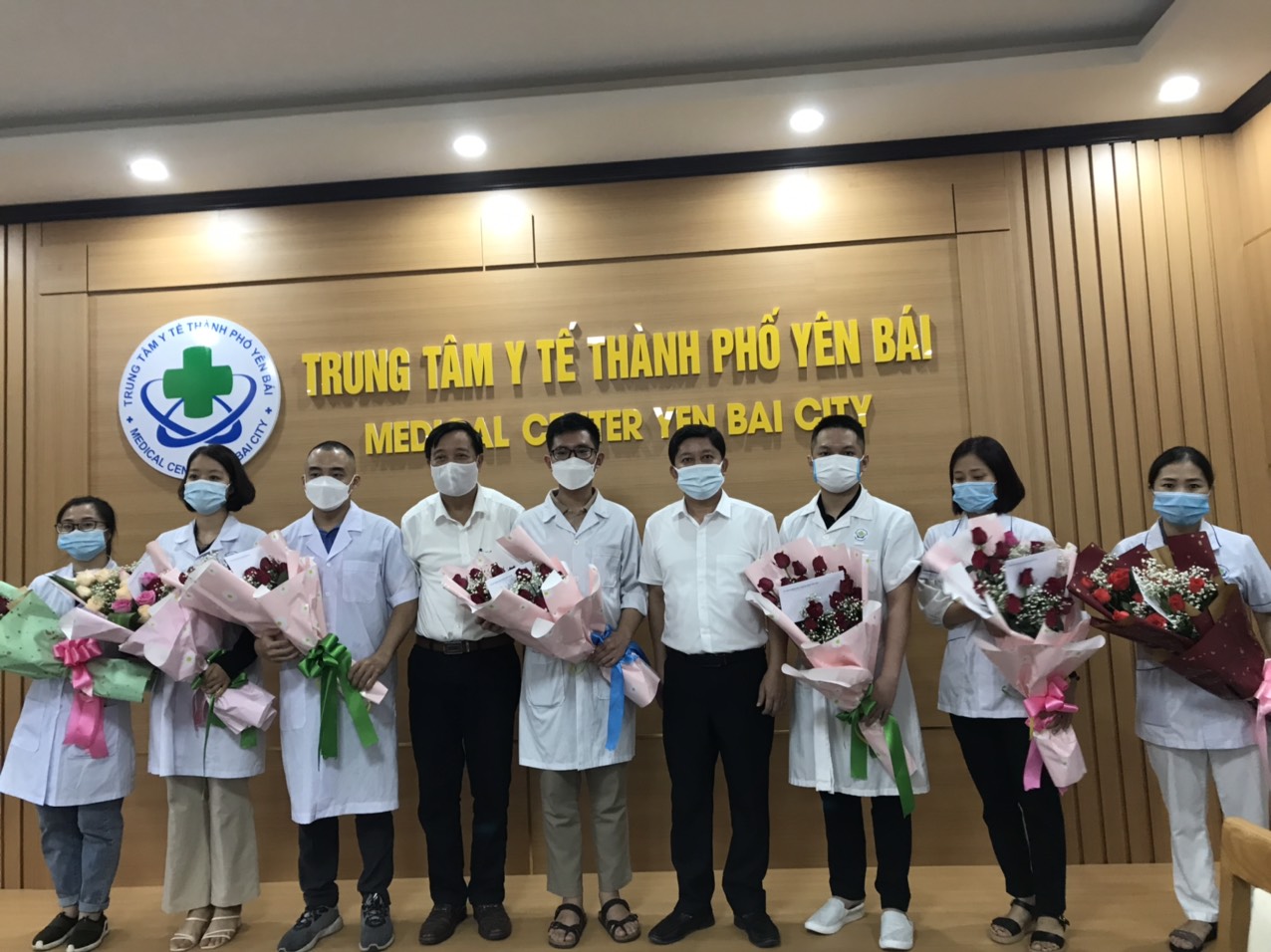 Thành phố Yên Bái tổ chức gặp mặt cán bộ y tế hỗ trợ Thành phố Hồ Chí Minh